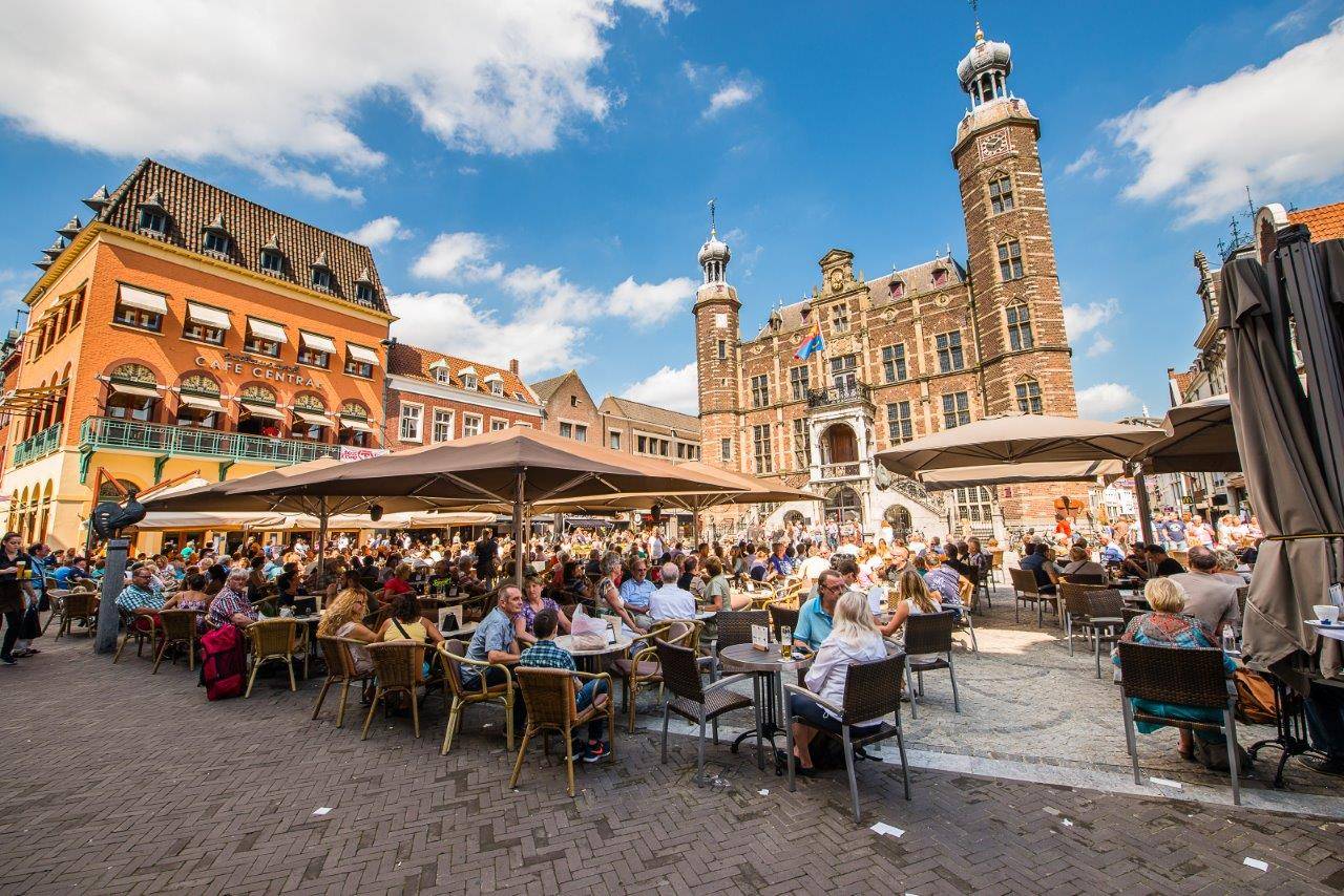 venlo-stadhuis-heerlijke-terrassen