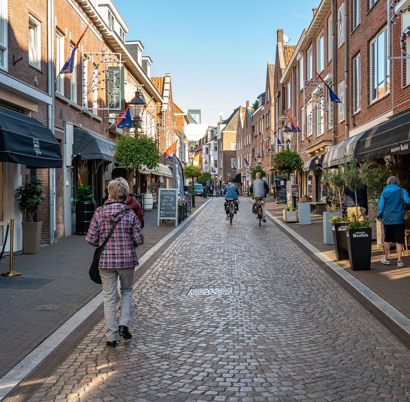 Winkelen in de Jodenstraat in Venlo